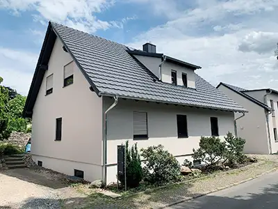 fassadengestaltung-einfamilienhaus-renovierung